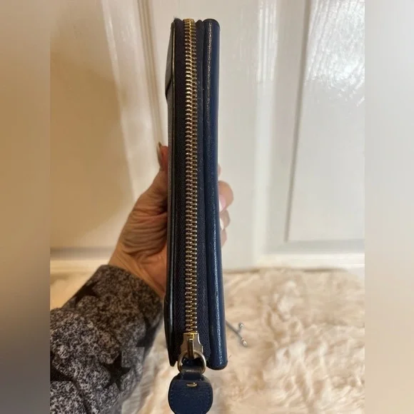 CHLOE VINTAGE ELISE BLUE LEATHER ZIP WALLET - Picture 6 of 16